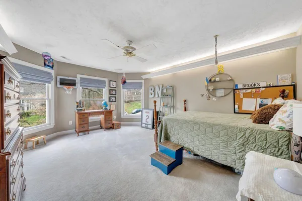 $979,000 | 522 Waterford Drive Southeast, Roanoke, VA 24014