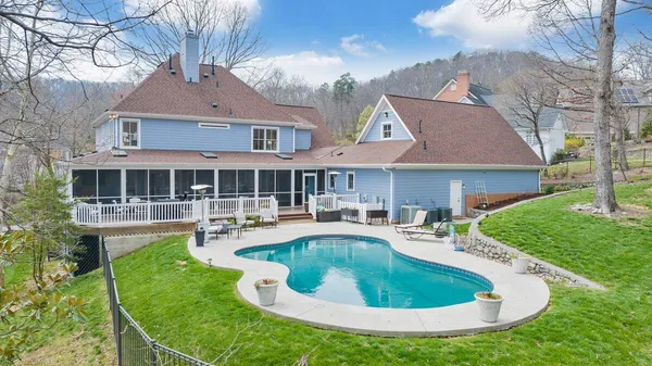 $979,000 | 522 Waterford Drive Southeast, Roanoke, VA 24014