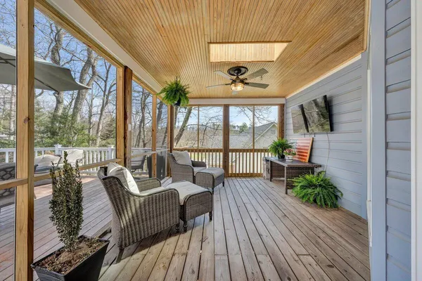 $979,000 | 522 Waterford Drive Southeast, Roanoke, VA 24014