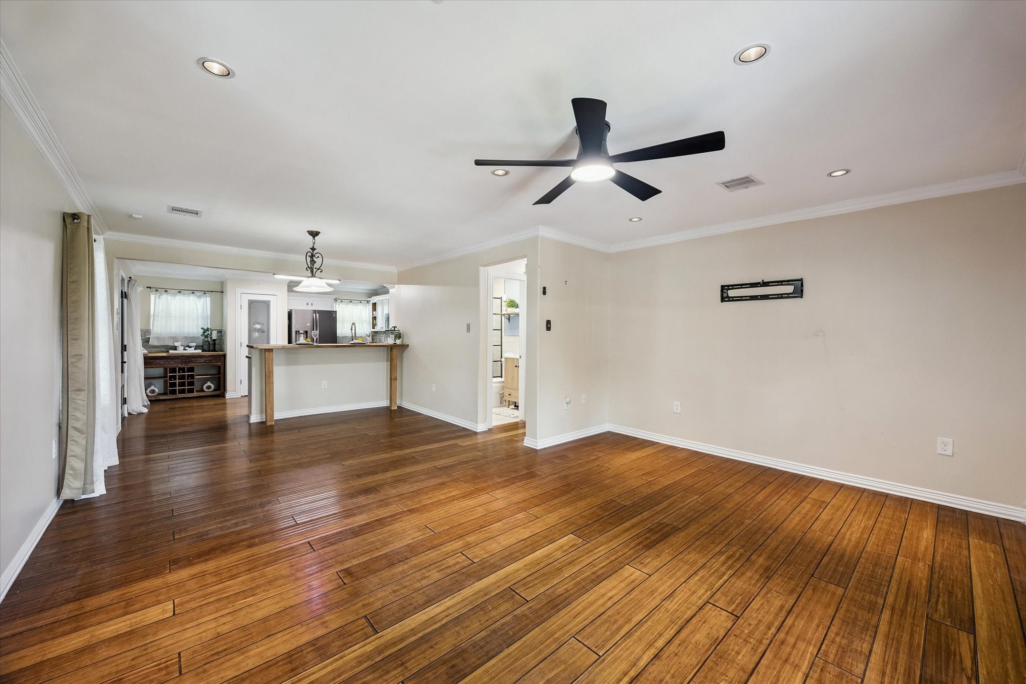 7619 Kernel Street Houston, TX 77012 - Photo 3 of 15
