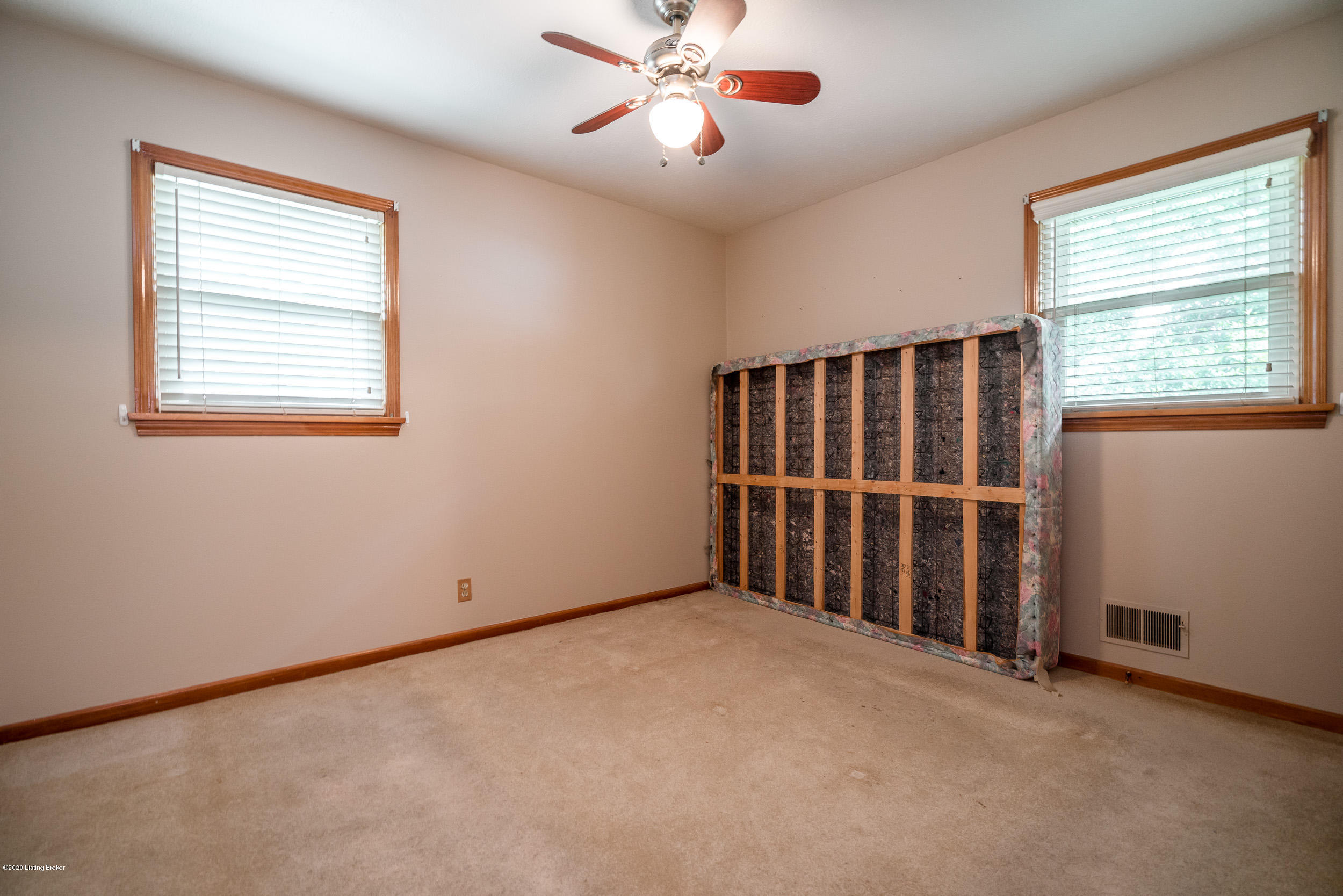 1035 Franelm Road Louisville, KY 40214 - Photo 20 of 41 1035 Franelm Road-26