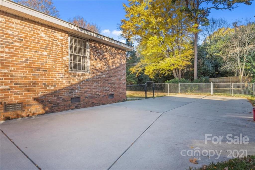 4919 Seacroft Road Charlotte, NC 28210 - Photo 25 of 25 a view of outdoor space deck and yard