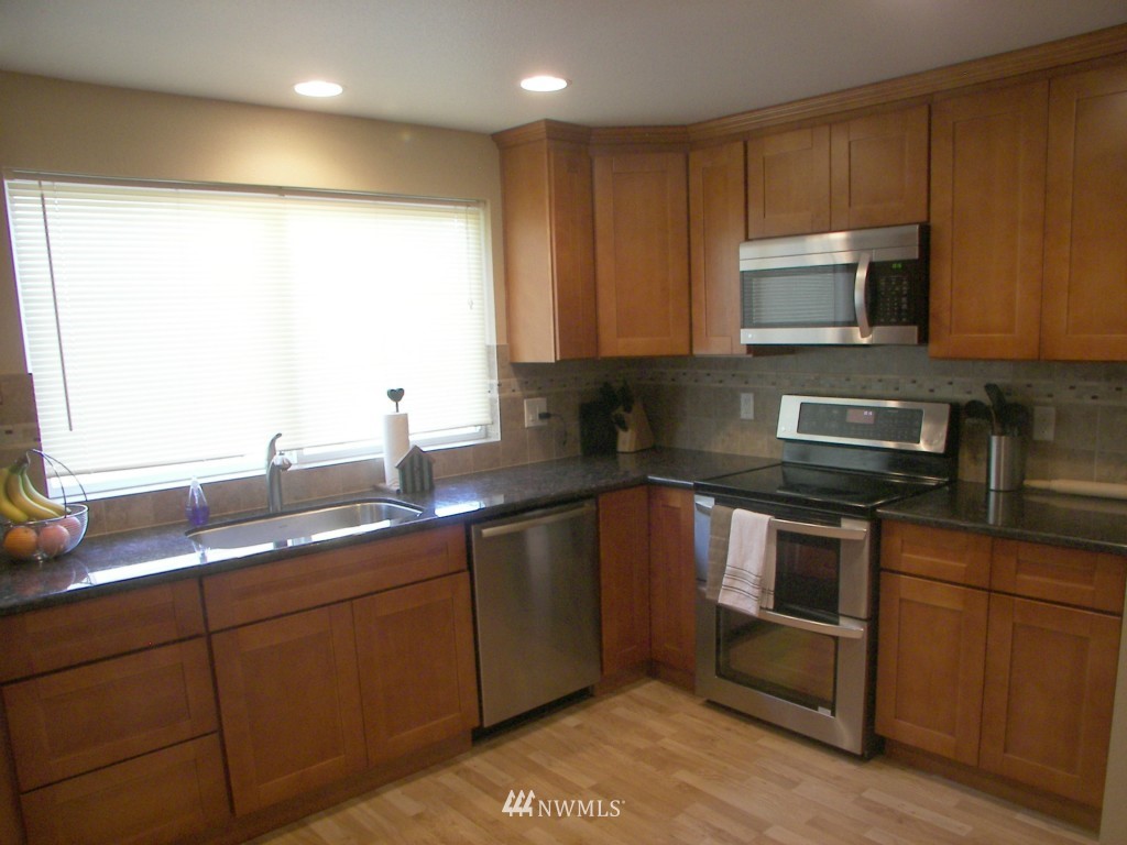 15901 118th Place Northeast Bothell, WA 98011 - Photo 2 of 25