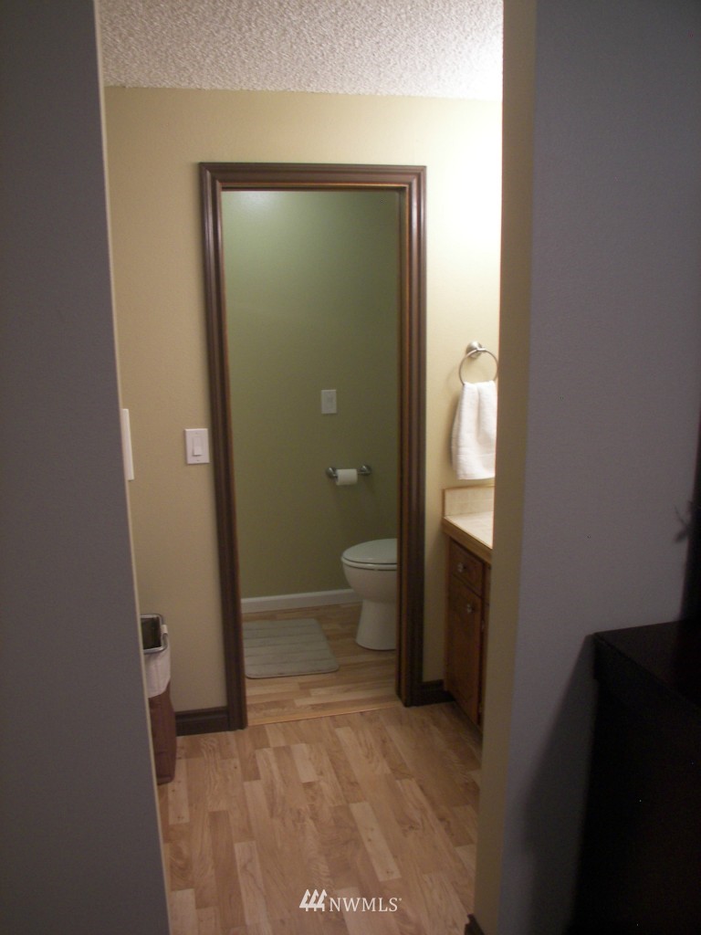 15901 118th Place Northeast Bothell, WA 98011 - Photo 14 of 25