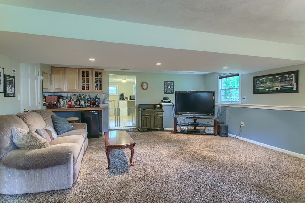 7 Schofield Road Chelmsford, MA 01824 - Photo 24 of 30 Gallery Image 24