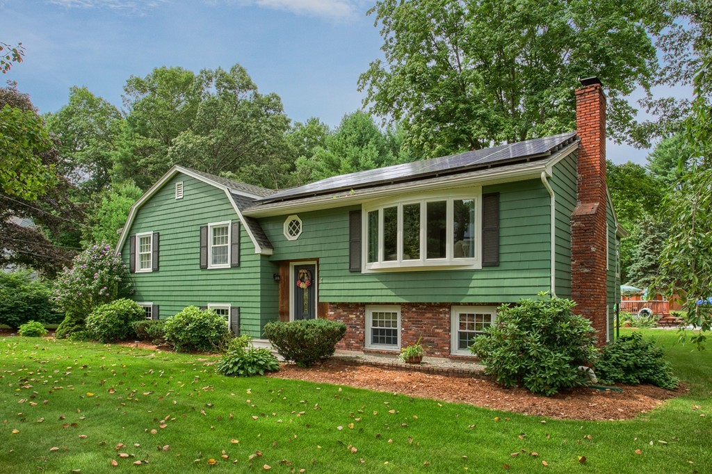 7 Schofield Road Chelmsford, MA 01824 - Photo 3 of 30 Gallery Image 3