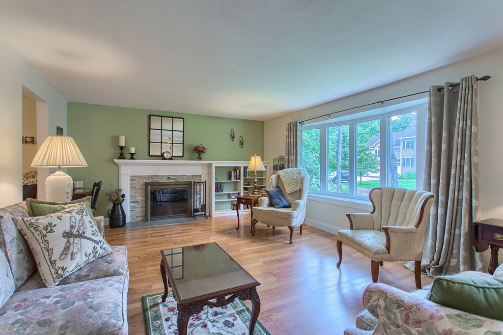 7 Schofield Road Chelmsford, MA 01824 - Photo 5 of 30 Gallery Image 5