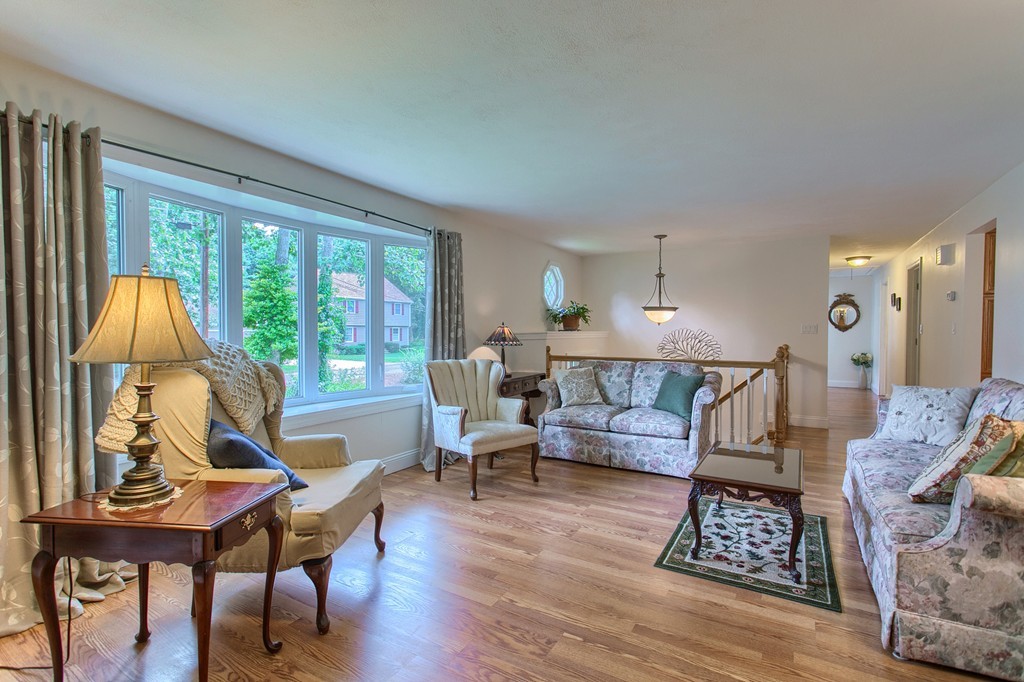 7 Schofield Road Chelmsford, MA 01824 - Photo 6 of 30 Gallery Image 6