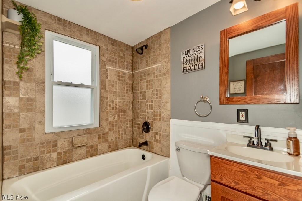 1383 Churchill Road Lyndhurst, OH 44124 - Photo 20 of 41