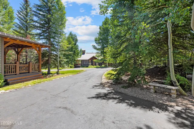 $3,950,000 | 33 Grey Hawk Lane, Edwards, CO 81632