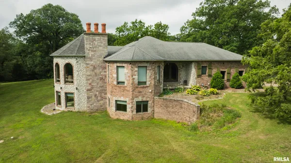 $1,800,000 | 545 East Tarters Ferry Lane, Table Grove, IL 61482