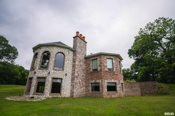 $1,800,000 | 545 East Tarters Ferry Lane, Table Grove, IL 61482