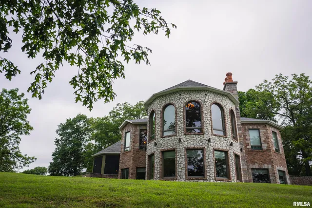 $1,990,000 | 545 East Tarters Ferry Lane, Table Grove, IL 61482