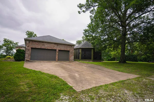 $1,800,000 | 545 East Tarters Ferry Lane, Table Grove, IL 61482