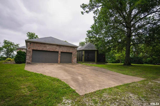 $1,990,000 | 545 East Tarters Ferry Lane, Table Grove, IL 61482