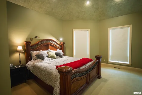 $1,800,000 | 545 East Tarters Ferry Lane, Table Grove, IL 61482