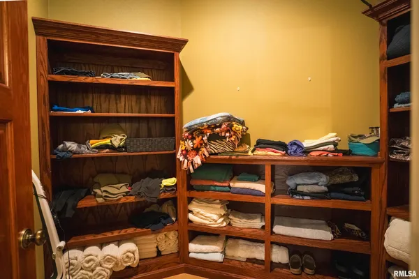 $1,800,000 | 545 East Tarters Ferry Lane, Table Grove, IL 61482