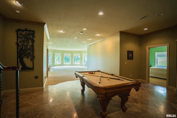 $1,800,000 | 545 East Tarters Ferry Lane, Table Grove, IL 61482