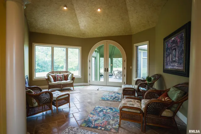 $1,990,000 | 545 East Tarters Ferry Lane, Table Grove, IL 61482