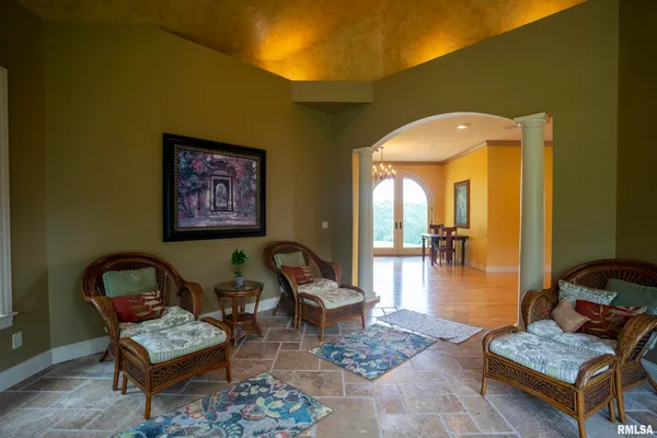 $1,800,000 | 545 East Tarters Ferry Lane, Table Grove, IL 61482