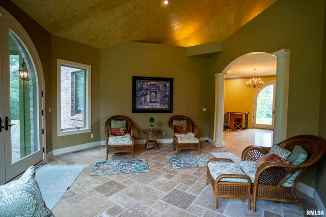 $1,990,000 | 545 East Tarters Ferry Lane, Table Grove, IL 61482