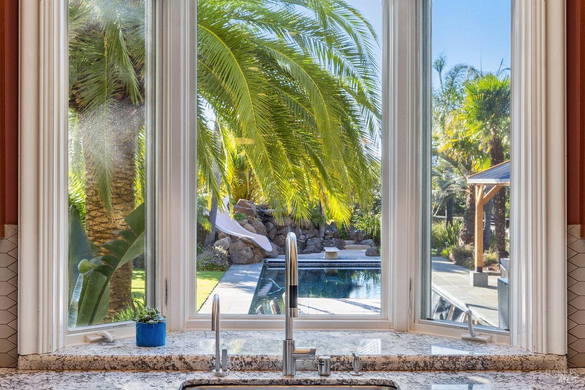 220 Deer Park Avenue San Rafael, CA 94901 - Photo 15 of 64