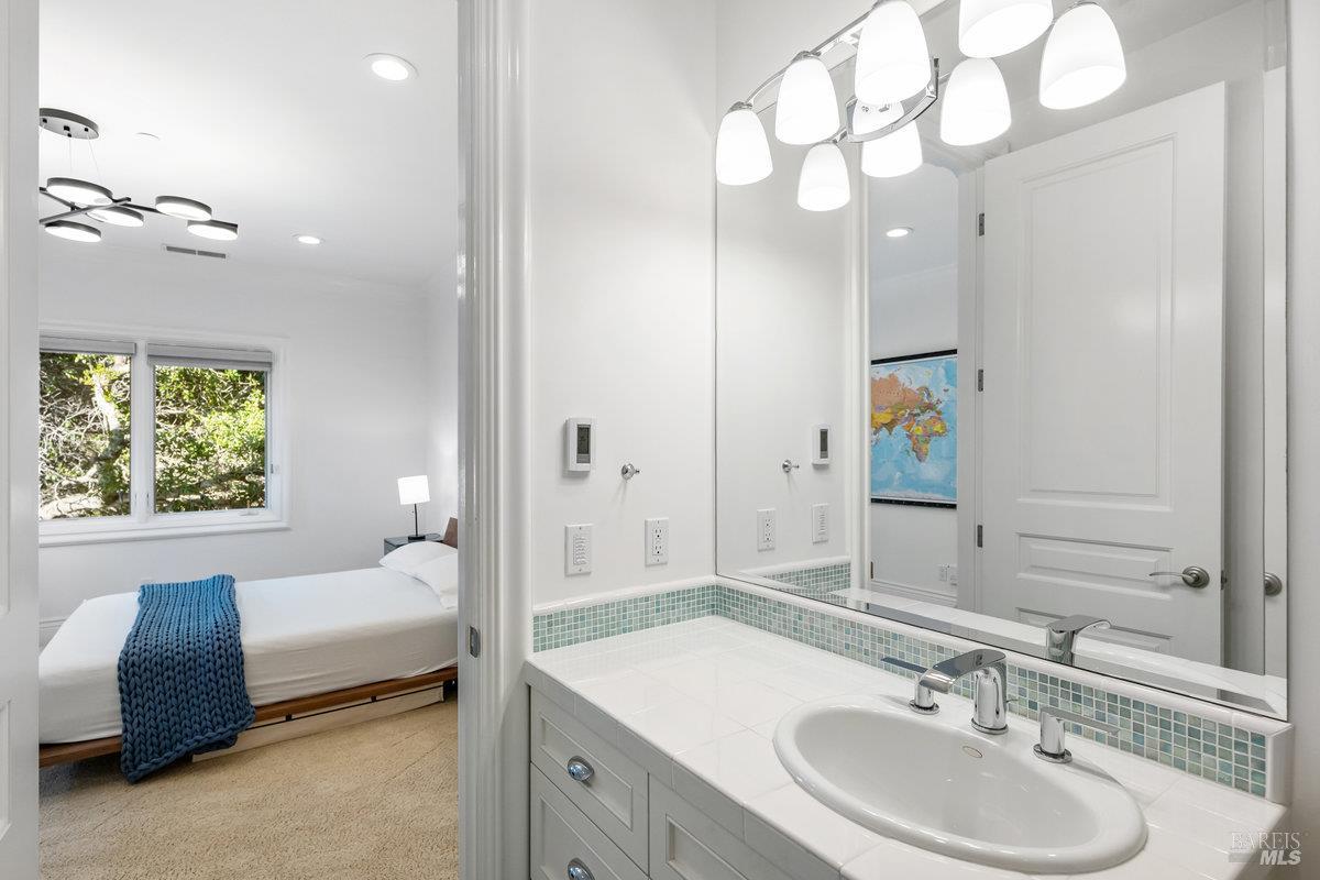 220 Deer Park Avenue San Rafael, CA 94901 - Photo 32 of 64