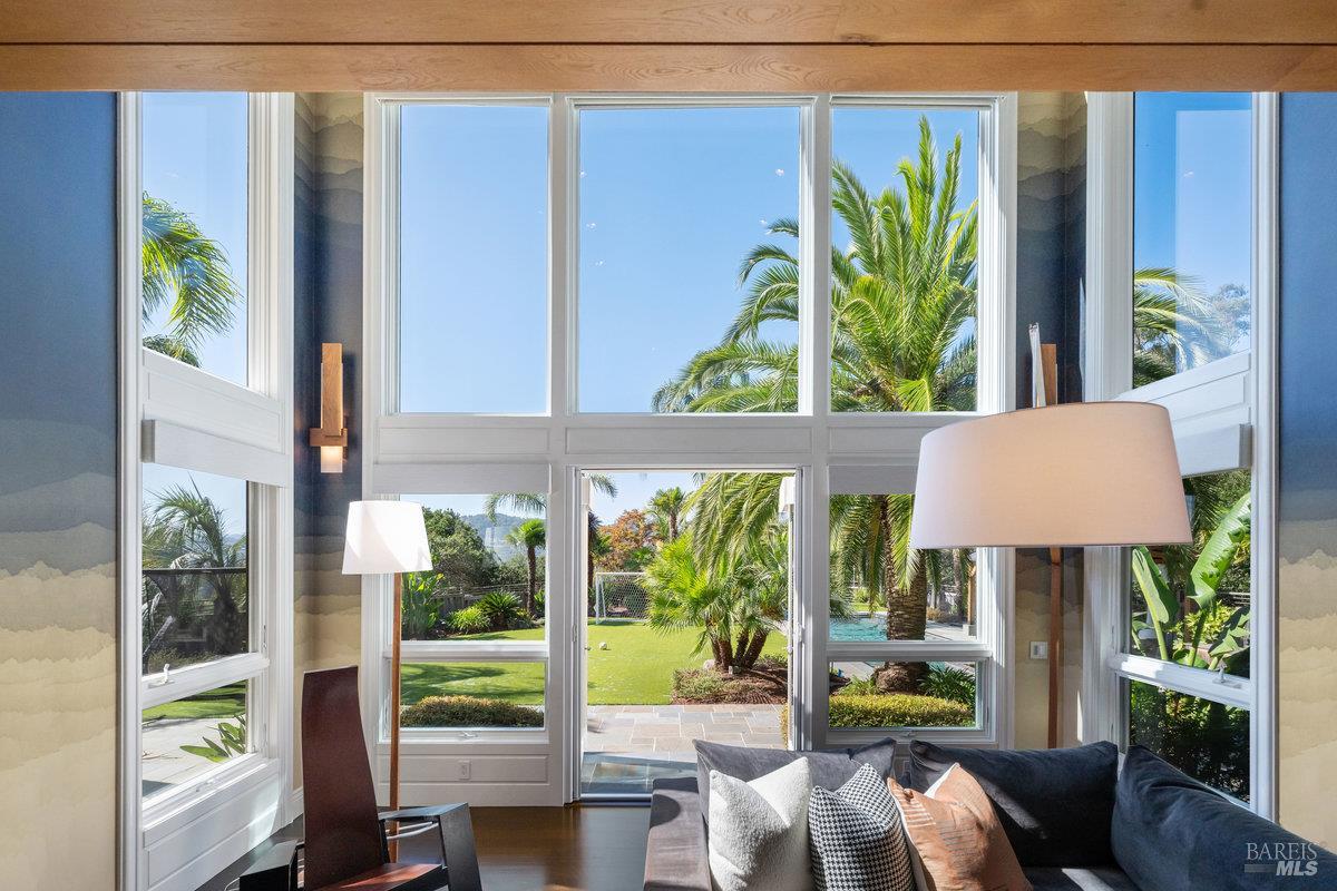 220 Deer Park Avenue San Rafael, CA 94901 - Photo 9 of 64