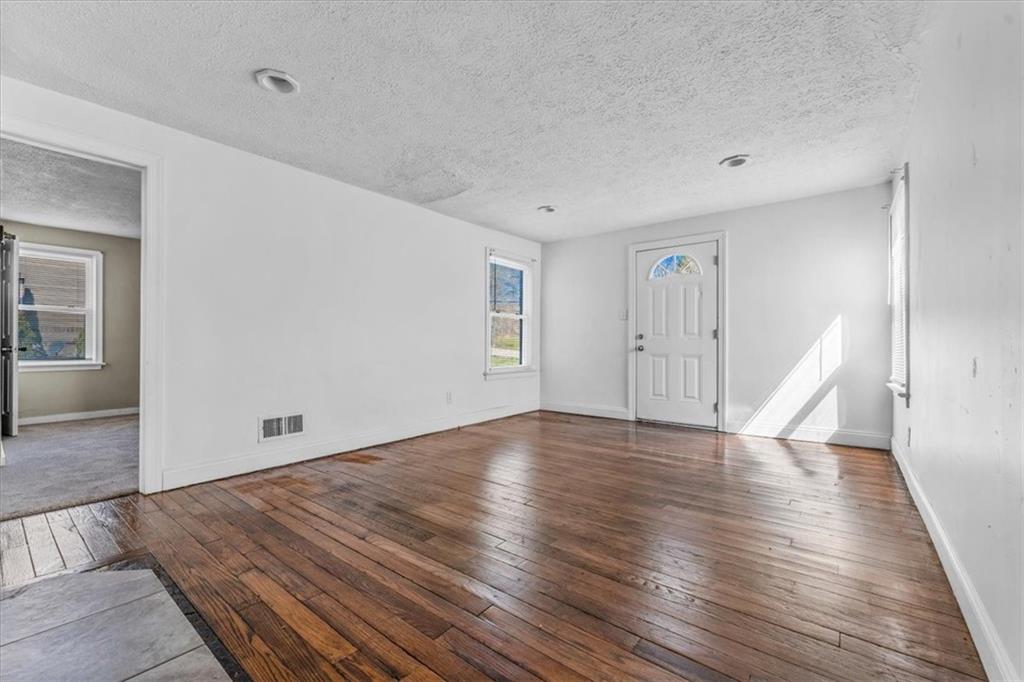 2660 Longview Road Hermitage, PA 16148 - Photo 6 of 21 Gallery Image 6