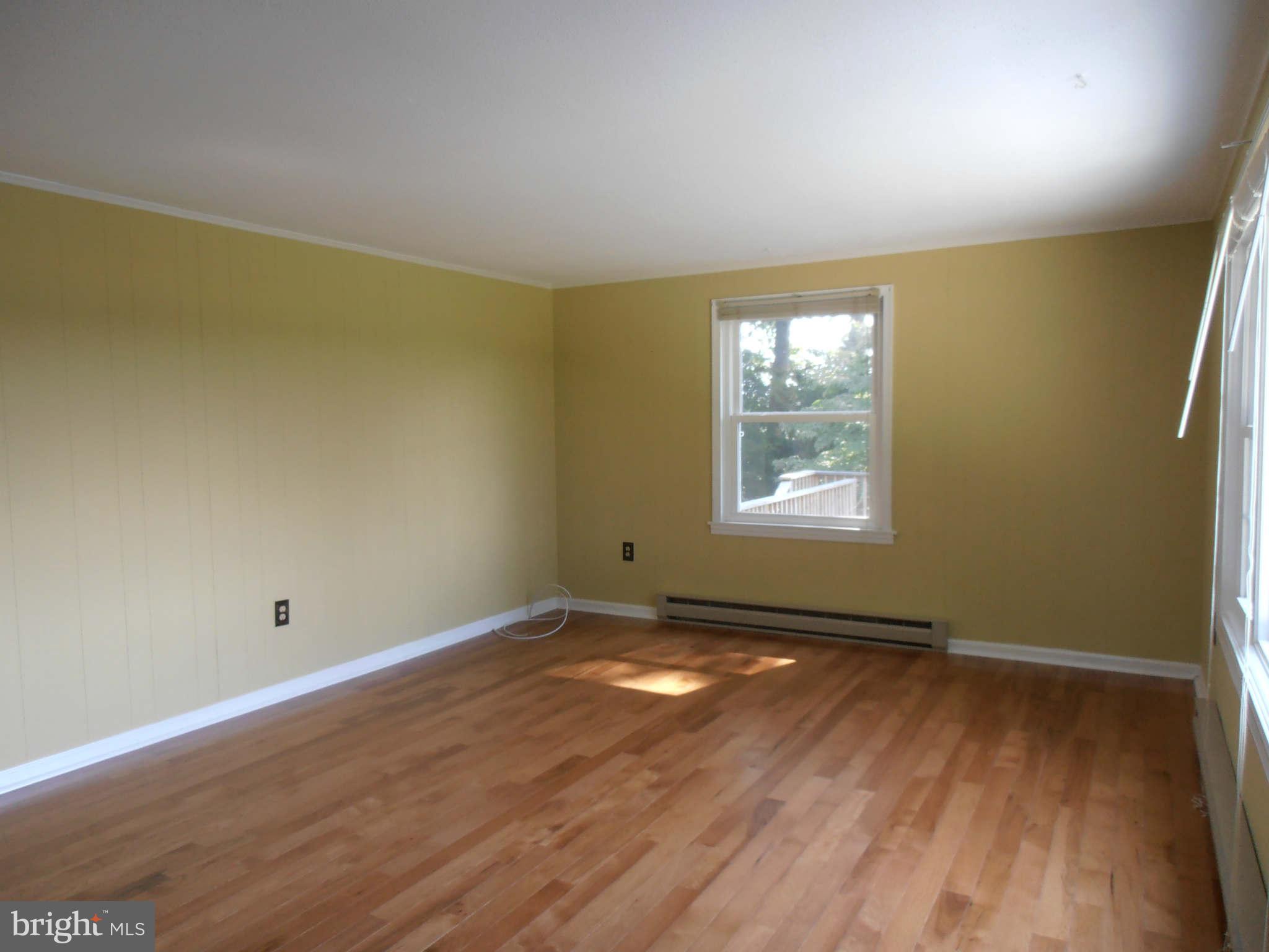 16026 Trenton Road Upperco, MD 21155 - Photo 7 of 27 Living Room