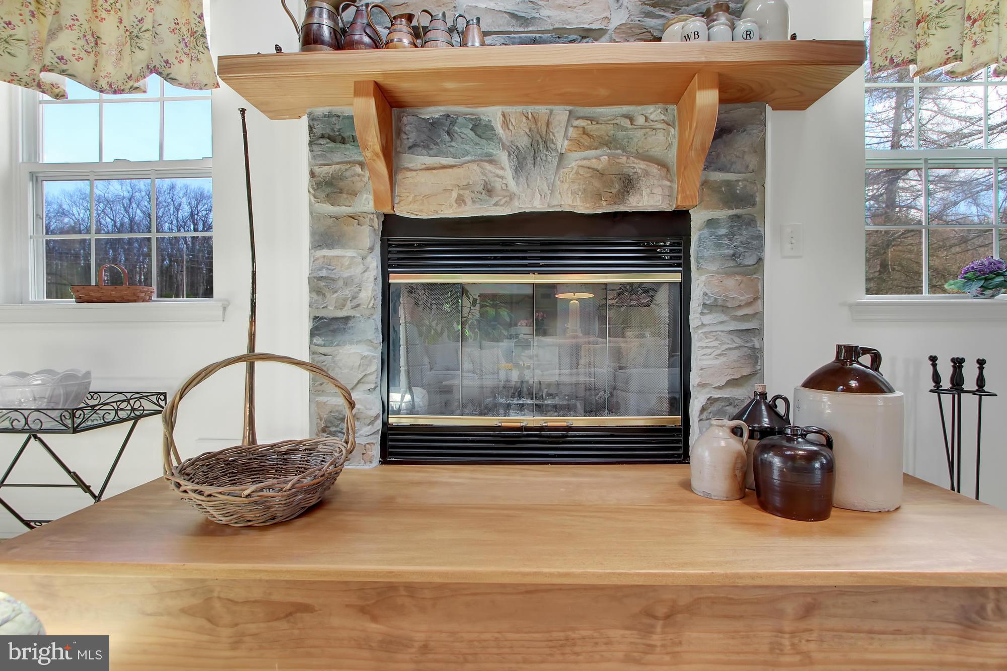 980 New Road Orrtanna, PA 17353 - Photo 3 of 30 Living Room