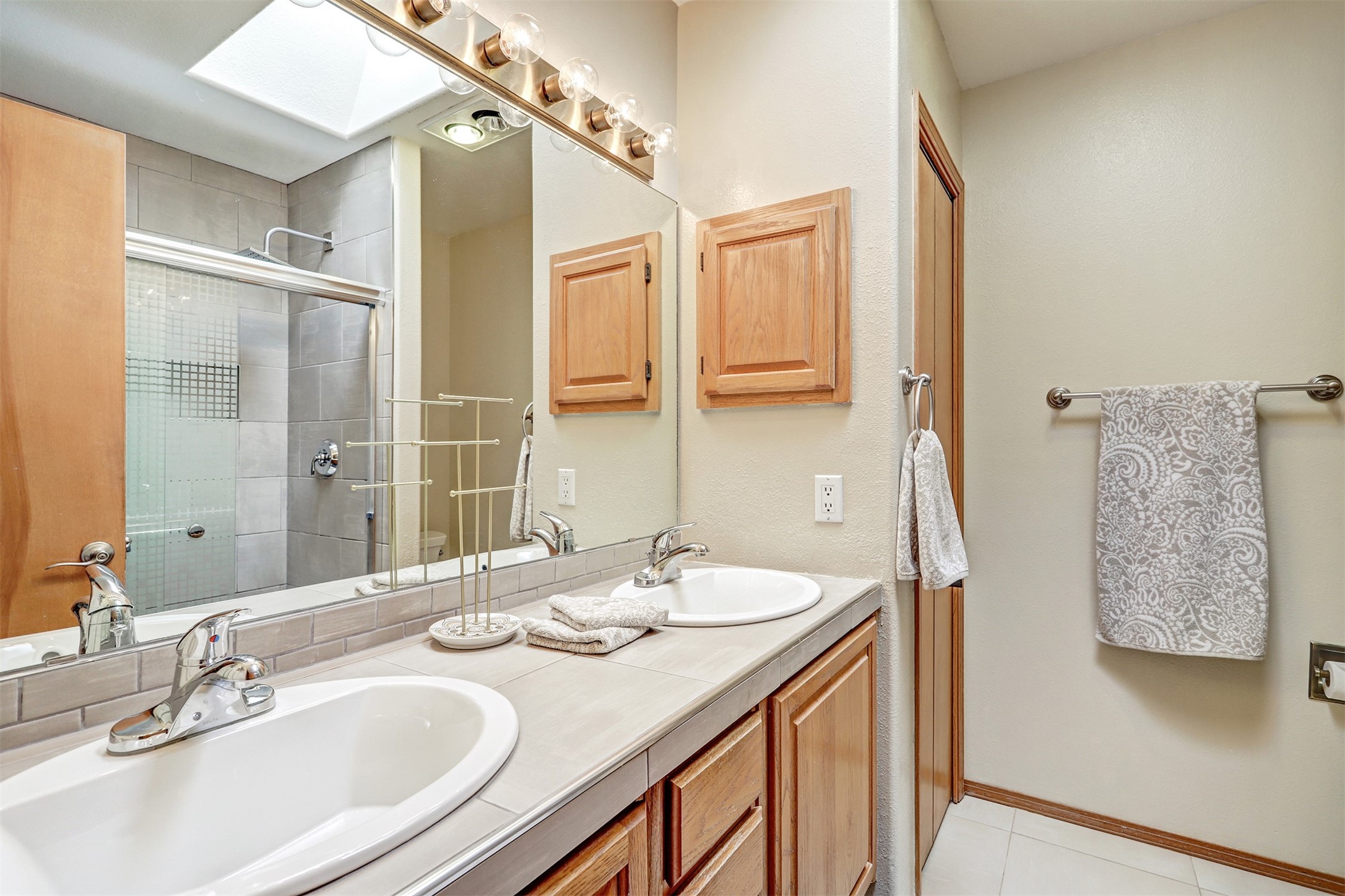10 Carlito Road Santa Fe, NM 87508 - Photo 10 of 32 Primary Bathroom