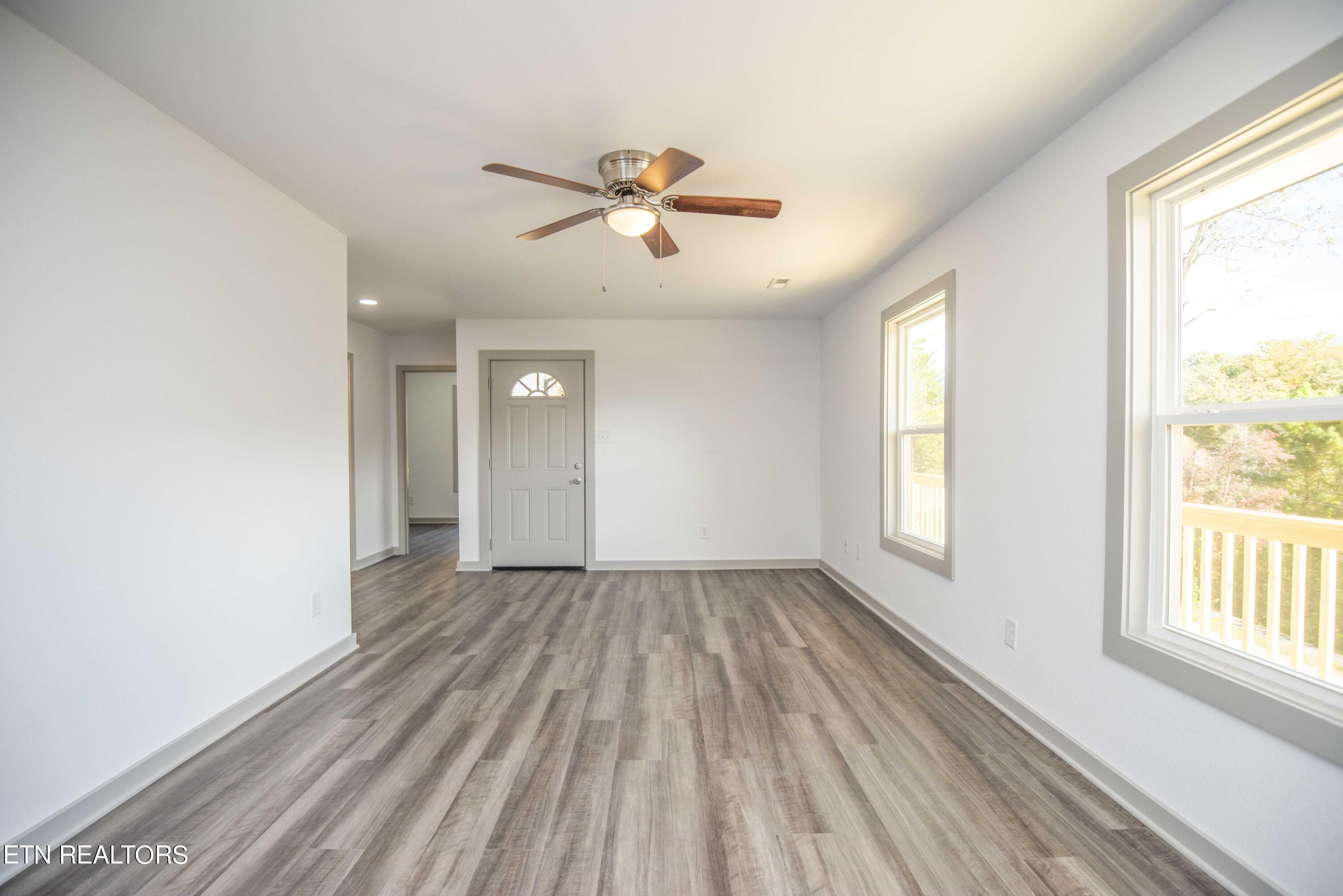 219 Offutt Road Clinton, TN 37716 - Photo 13 of 43 living 2_1