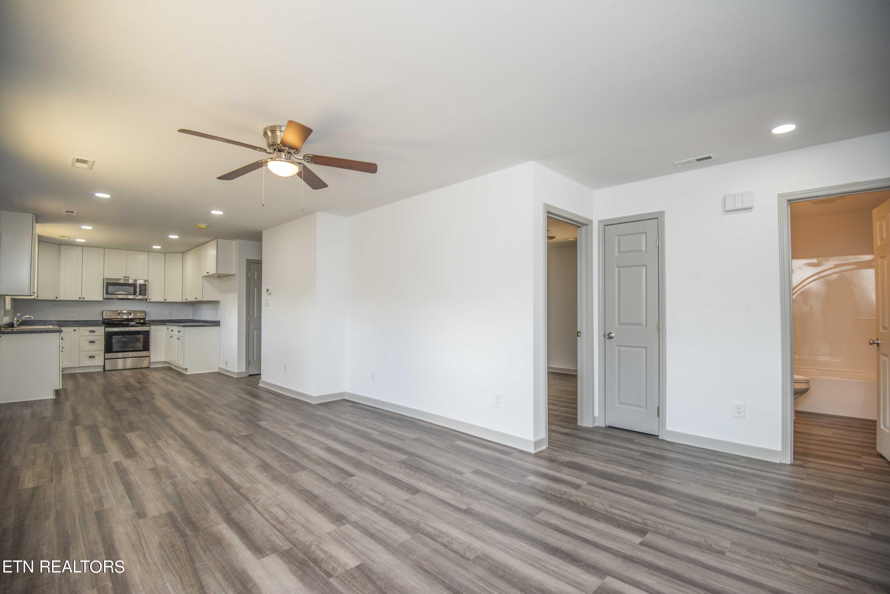 219 Offutt Road Clinton, TN 37716 - Photo 17 of 43 living 5_1