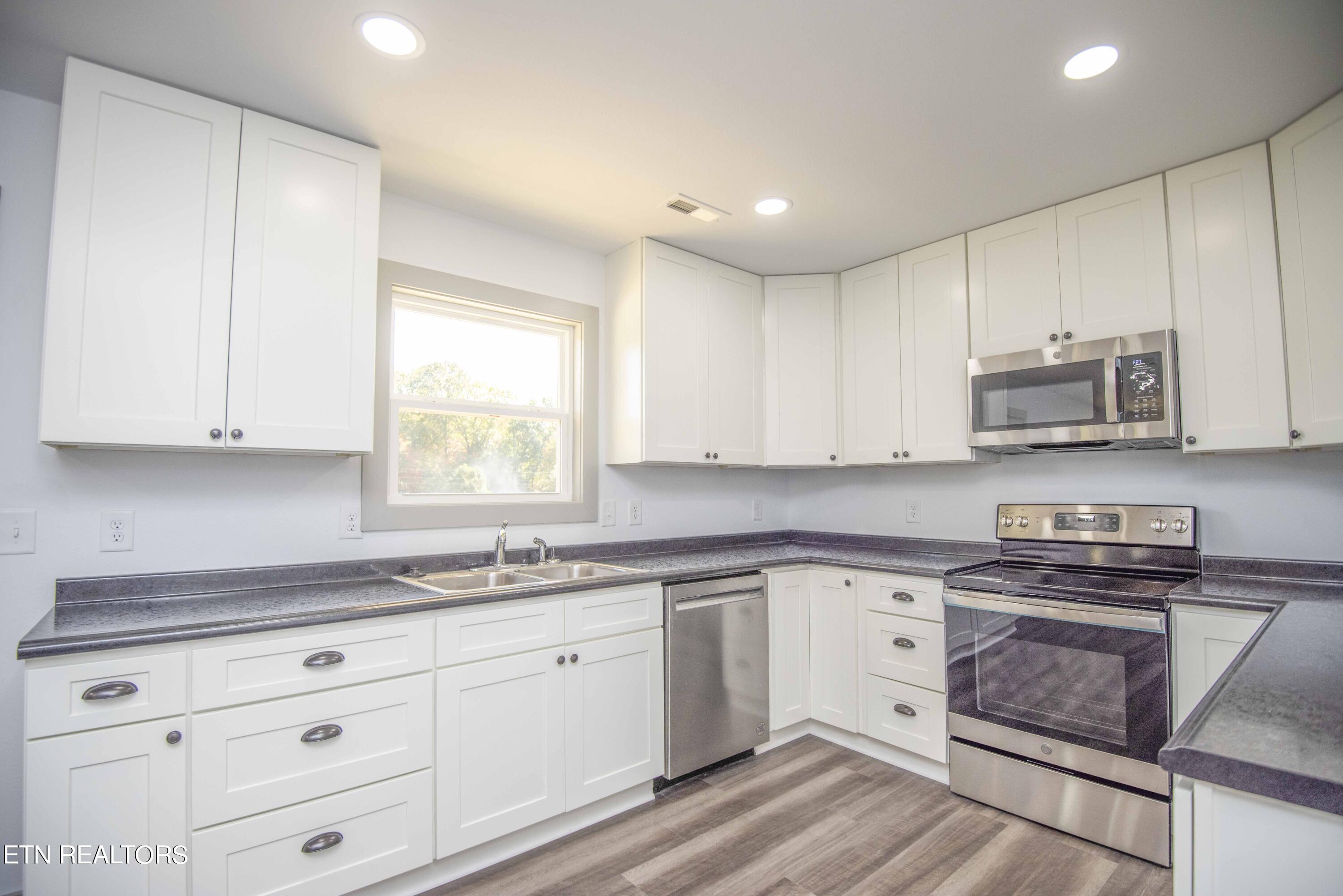 219 Offutt Road Clinton, TN 37716 - Photo 18 of 43 kitchen 1_1