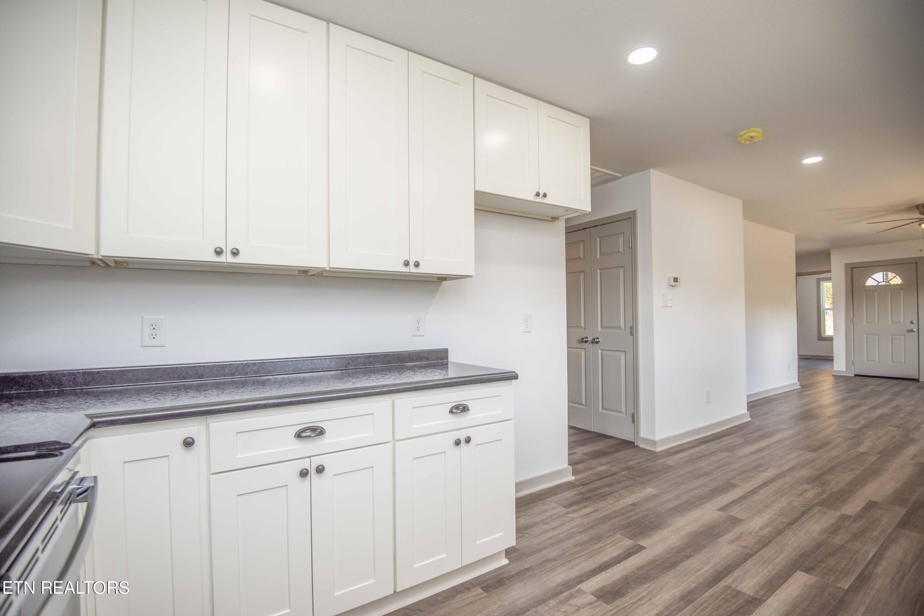 219 Offutt Road Clinton, TN 37716 - Photo 20 of 43 kitchen 3_1