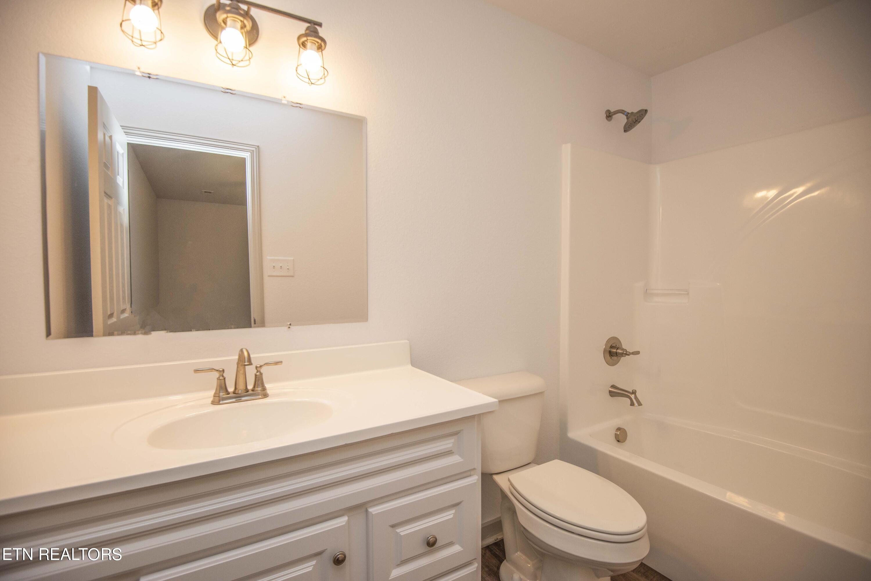 219 Offutt Road Clinton, TN 37716 - Photo 29 of 43 master bath_1