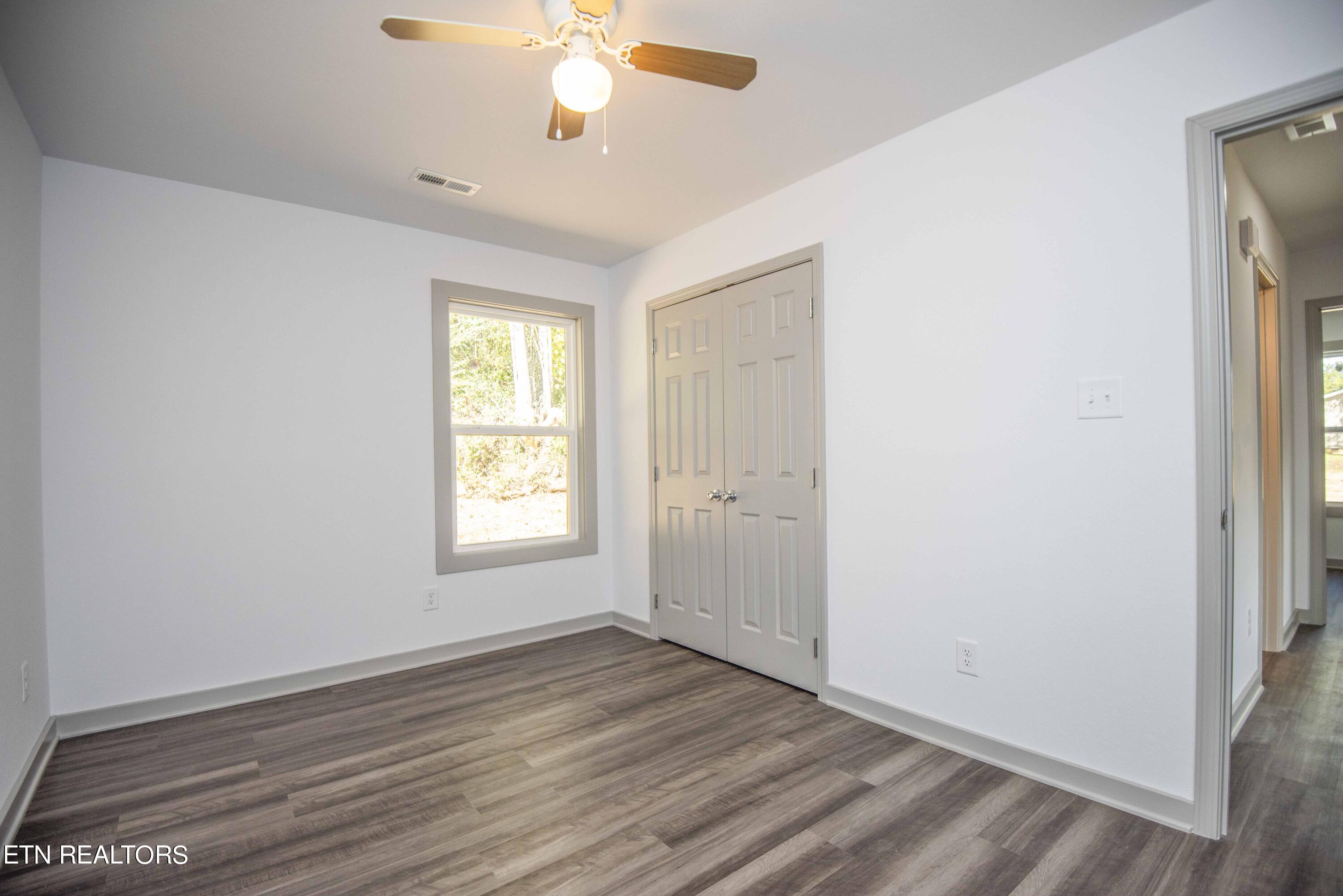 219 Offutt Road Clinton, TN 37716 - Photo 33 of 43 second bed_1