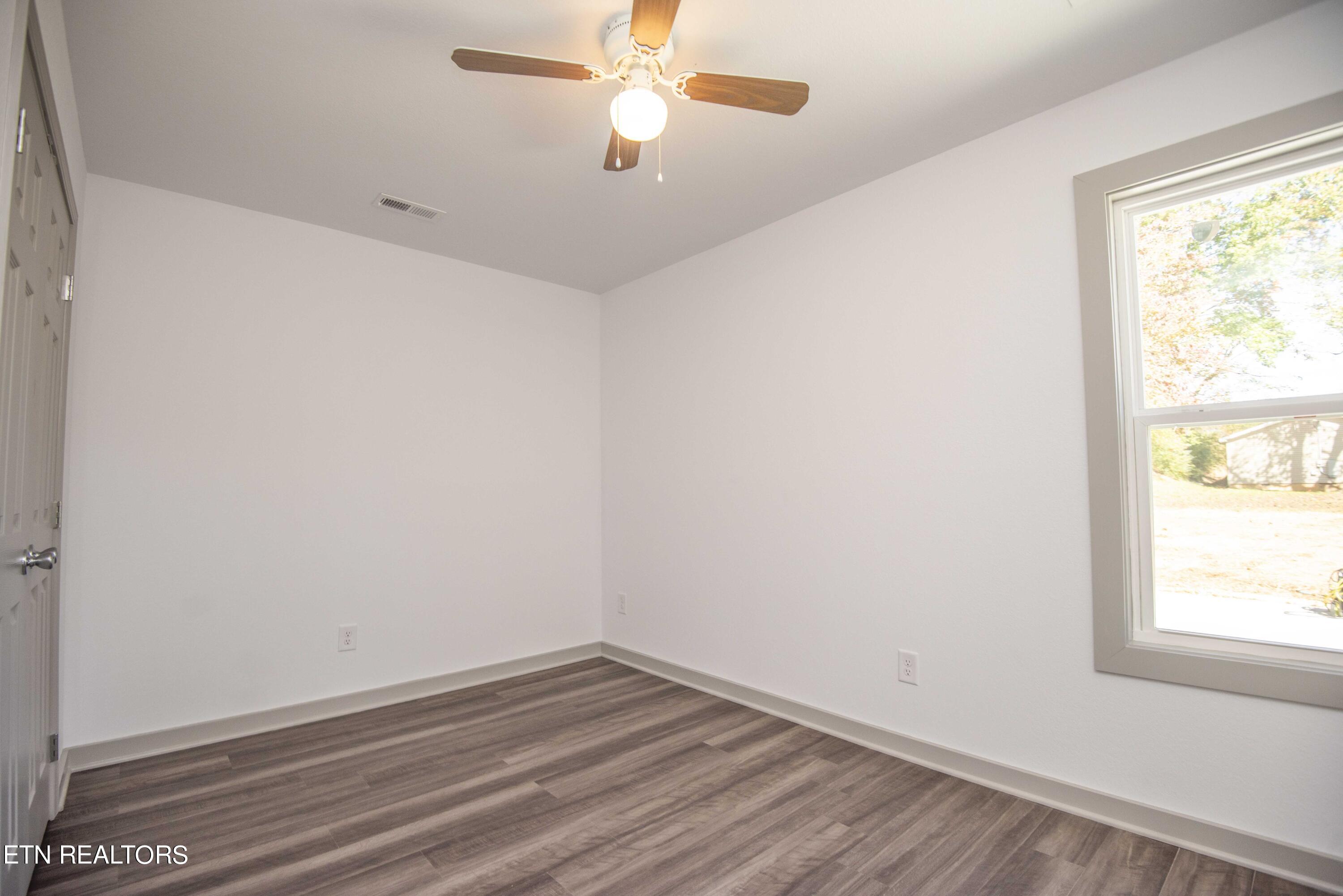 219 Offutt Road Clinton, TN 37716 - Photo 37 of 43 third bed 3_1