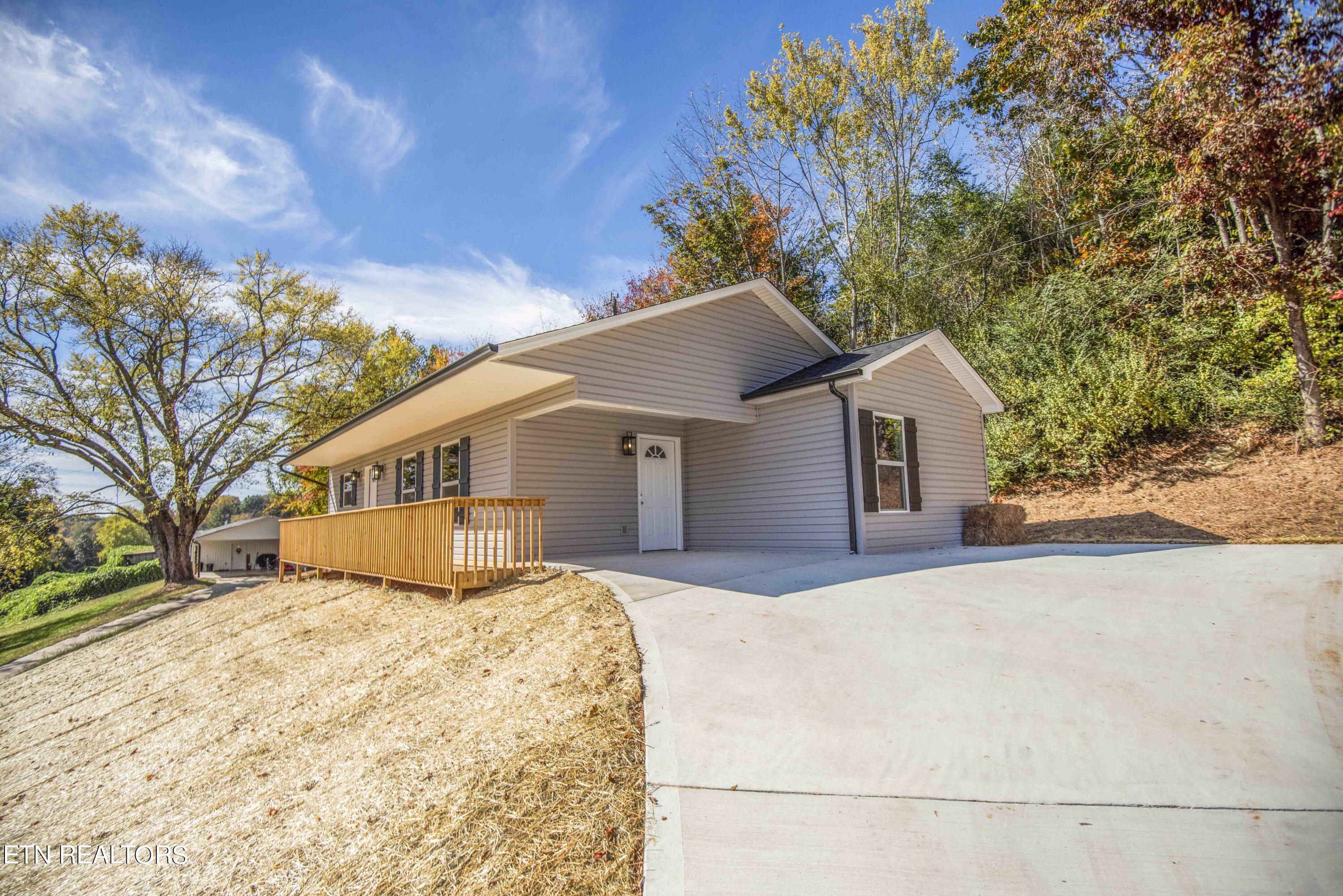 219 Offutt Road Clinton, TN 37716 - Photo 4 of 43 exterior 2_1