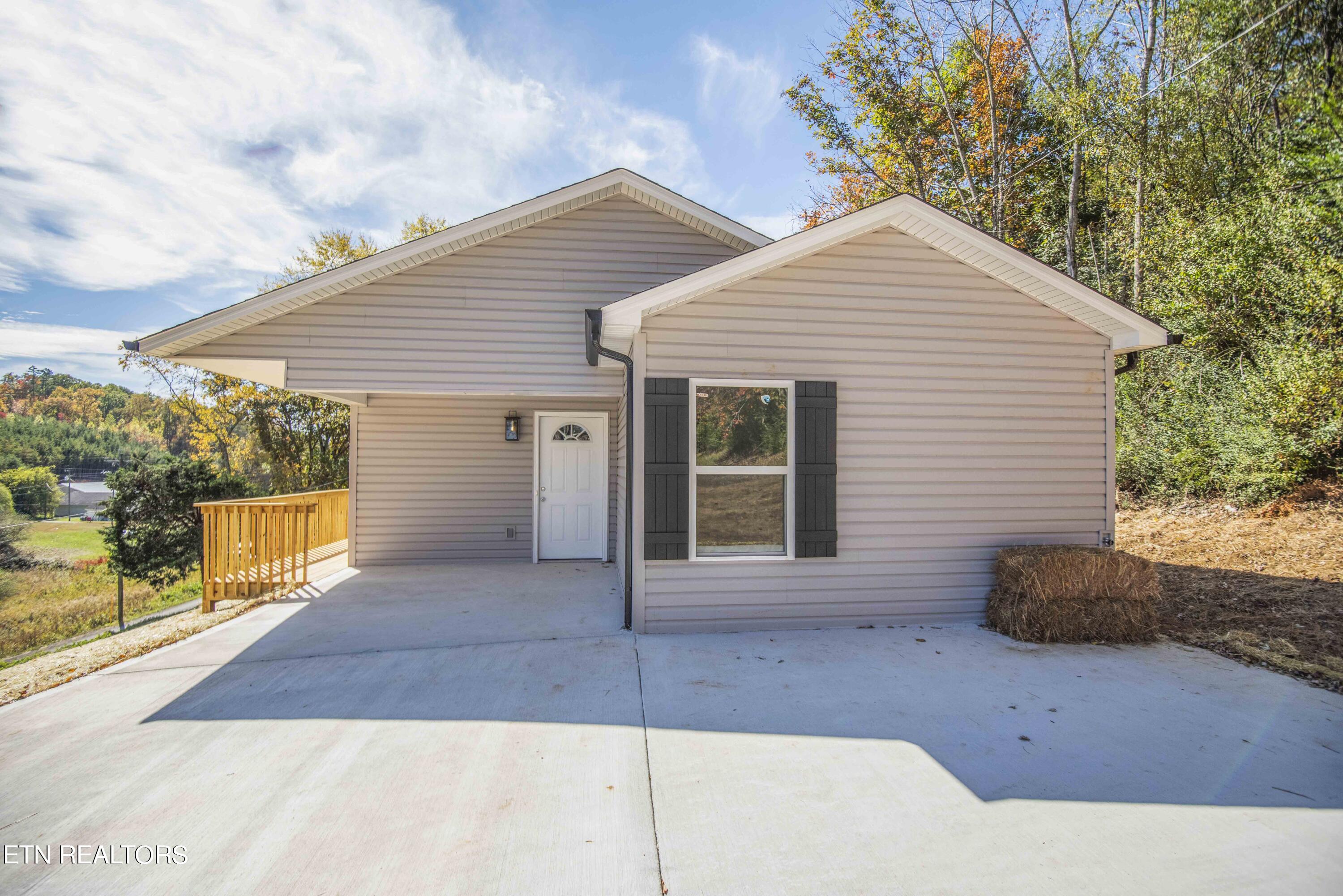 219 Offutt Road Clinton, TN 37716 - Photo 8 of 43 exterior 3_1