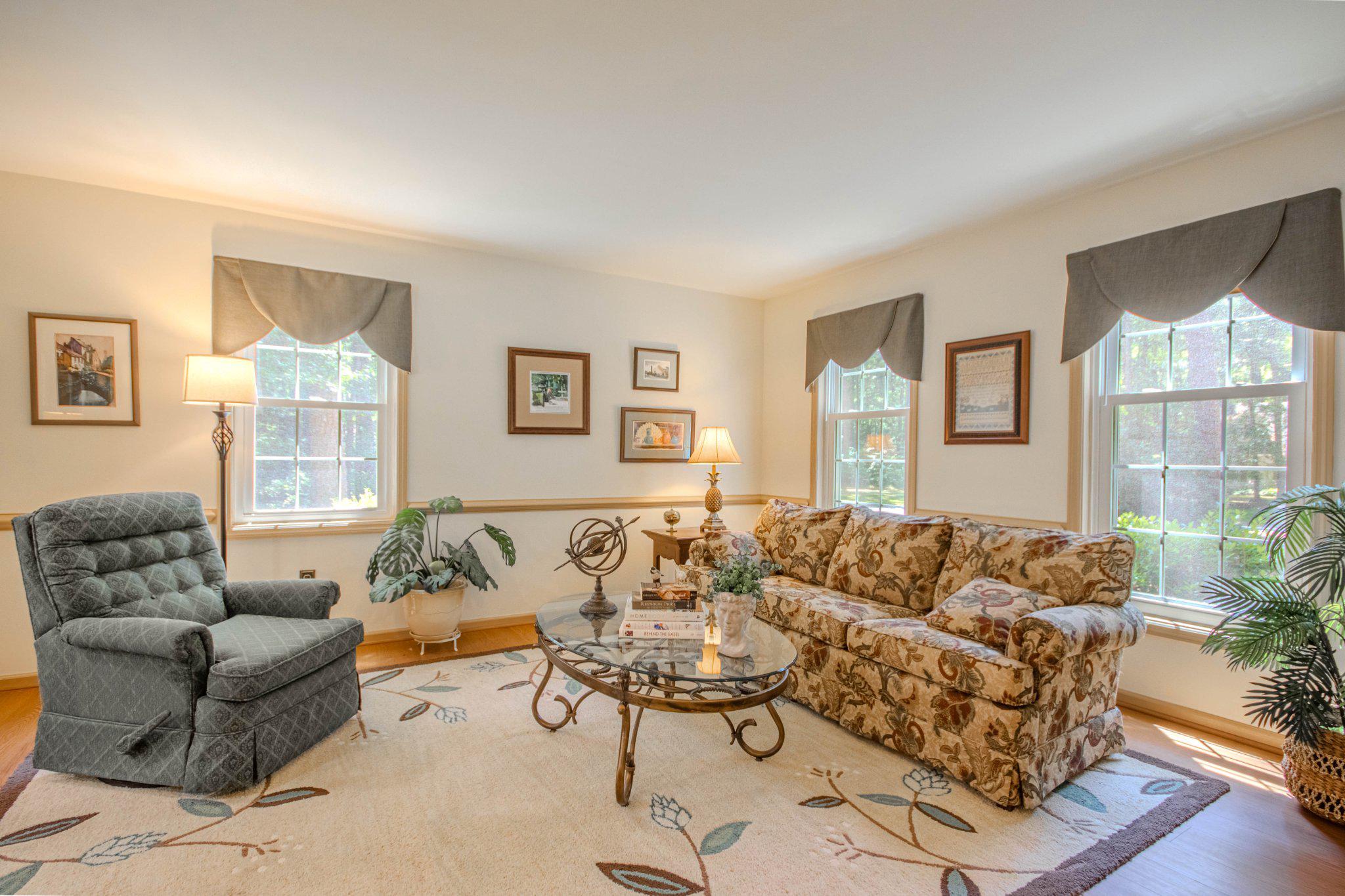 7301 Topaz Court Hebron, MD 21830 - Photo 6 of 47 Formal Living Room