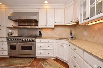 2 Rutherford Lane Town and Country, MO 63131 - Photo 3 of 28