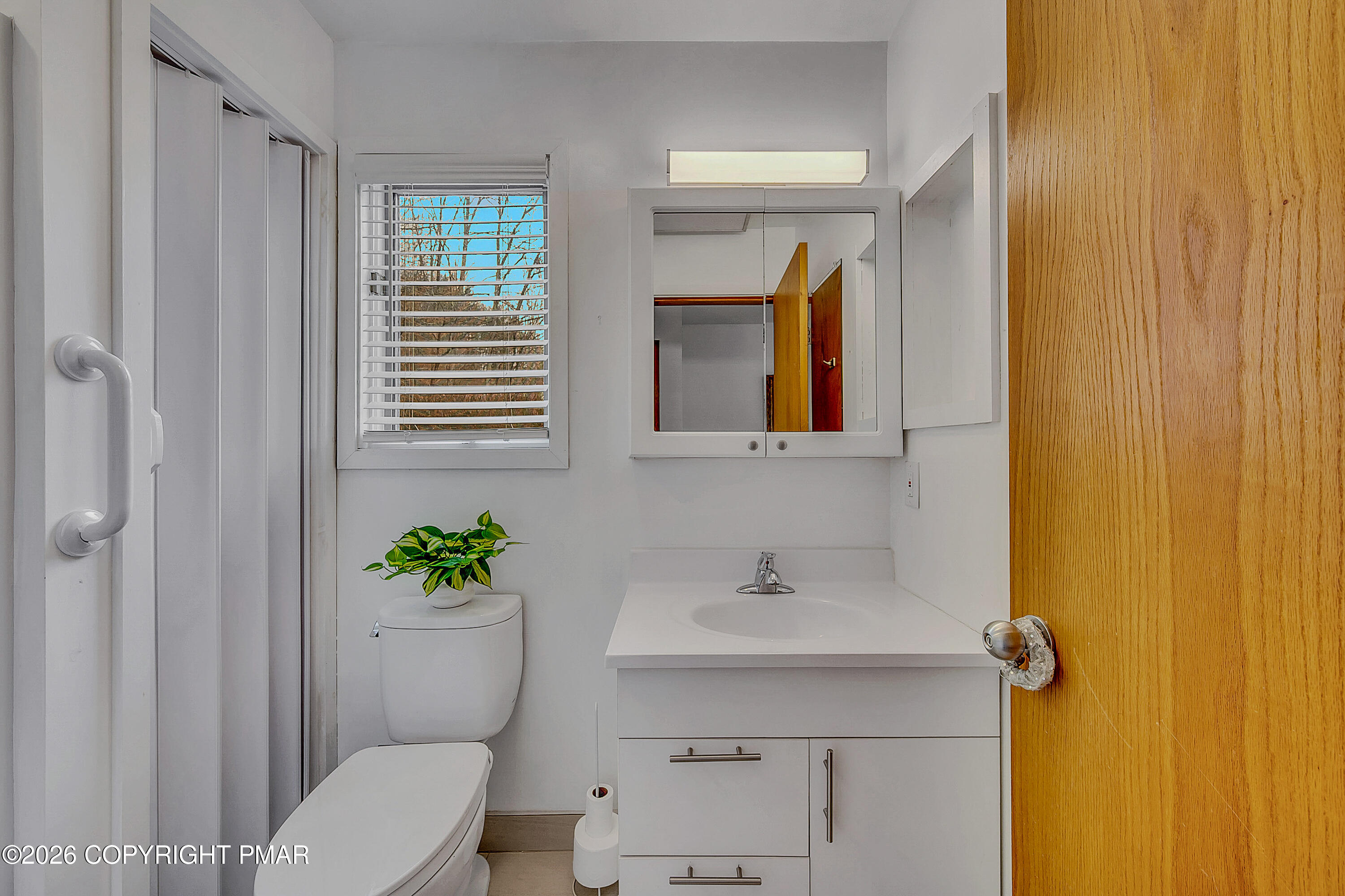 312 Hollow Road, Unit 36 East Stroudsburg, PA 18302 - Photo 26 of 34 Primary bedroom ensuite bathroom