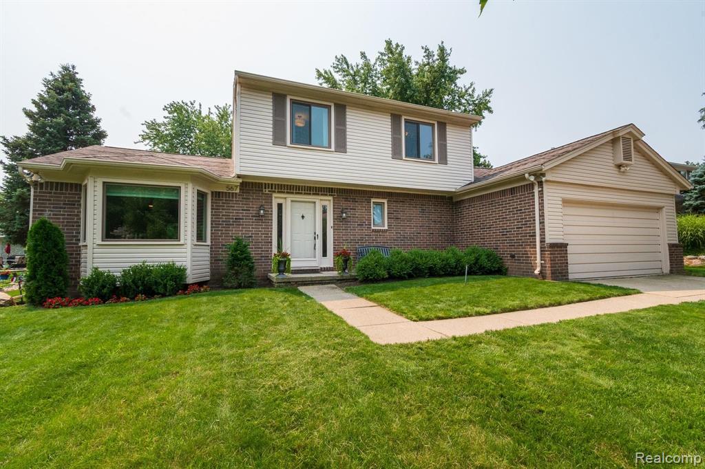 567 Lockport Road Rochester Hills, MI 48307 - Photo 1 of 29