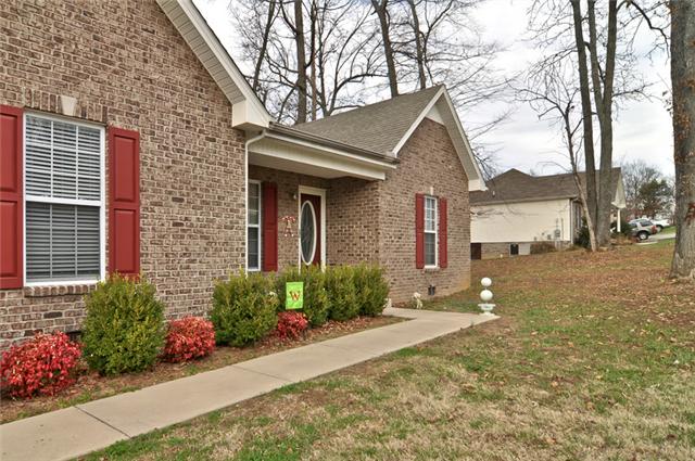 809 Red Hollow Drive Springfield, TN 37172 - Photo 6 of 19 Walkway