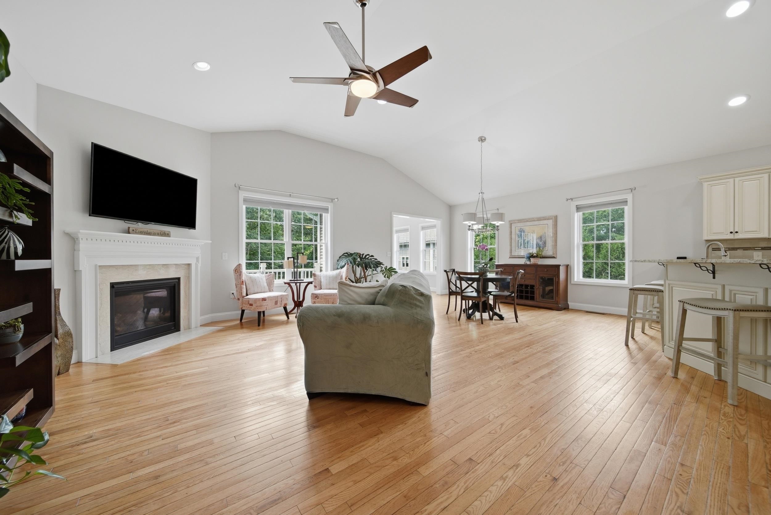 26 Pepper Hill Road Londonderry, NH 03053 - Photo 3 of 54