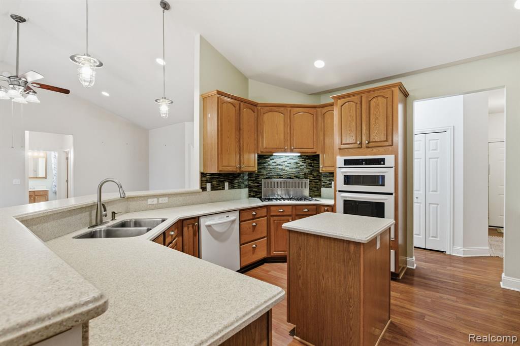 7669 Rynn Road Avoca, MI 48006 - Photo 11 of 46