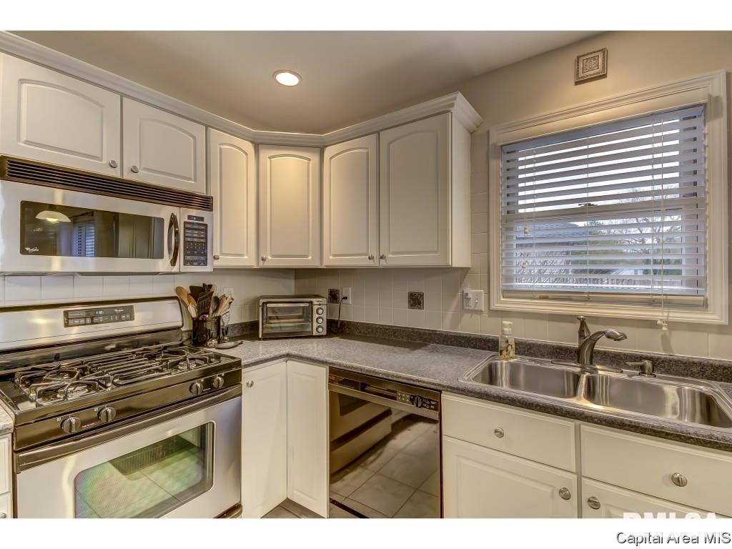 5112 Johanne Court Springfield, IL 62711 - Photo 16 of 36 Gallery Image 16