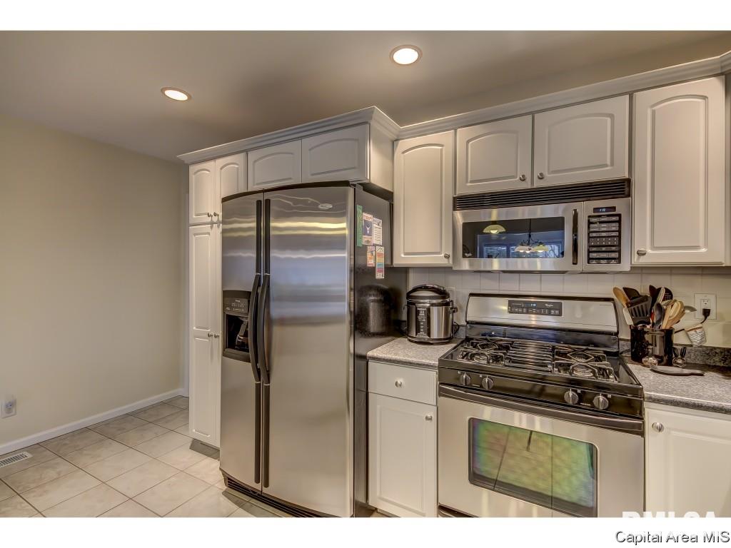5112 Johanne Court Springfield, IL 62711 - Photo 17 of 36 Gallery Image 17